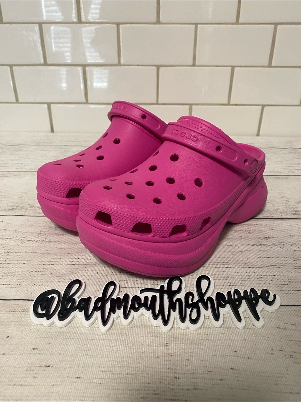 Crocs Platform Bae Clog in Neon Pink M5 / W7
